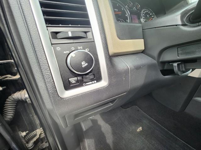 RAM 1500 4WD Quad Cab 140.5" Big Horn 2012