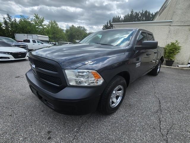 RAM 1500 Tradesman 4x2 Quad Cab 6'4" Box 2017