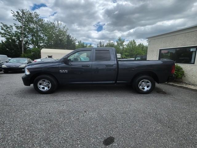 RAM 1500 Tradesman 4x2 Quad Cab 6'4" Box 2017