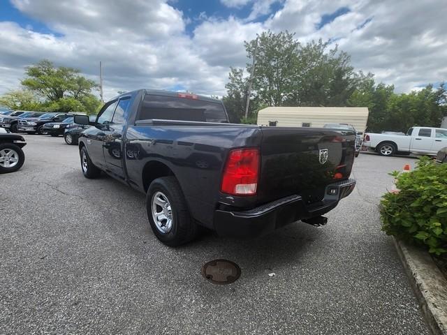 RAM 1500 Tradesman 4x2 Quad Cab 6'4" Box 2017