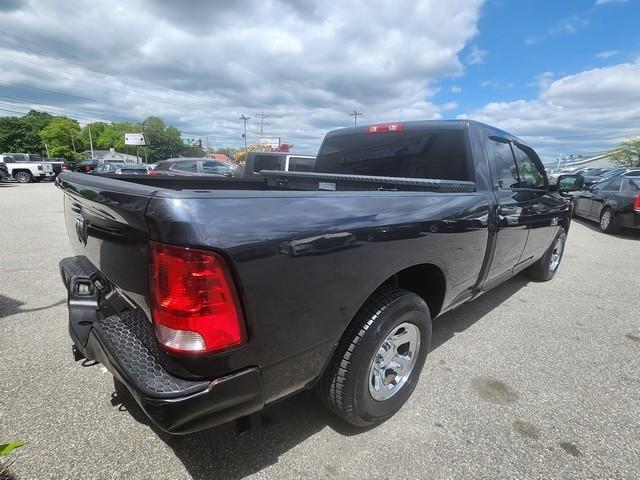RAM 1500 Tradesman 4x2 Quad Cab 6'4" Box 2017