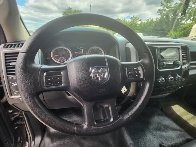 RAM 1500 Tradesman 4x2 Quad Cab 6'4" Box 2017