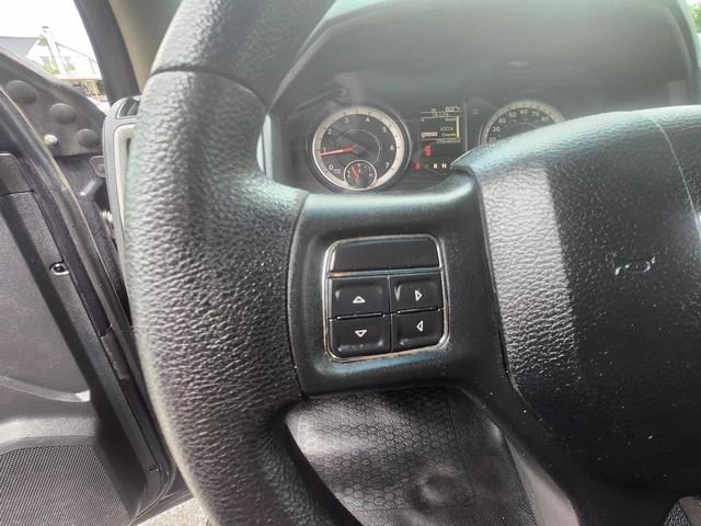 RAM 1500 Tradesman 4x2 Quad Cab 6'4" Box 2017