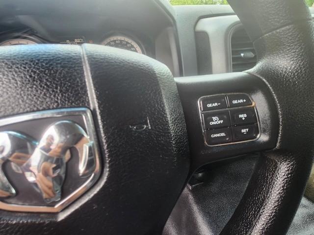 RAM 1500 Tradesman 4x2 Quad Cab 6'4" Box 2017