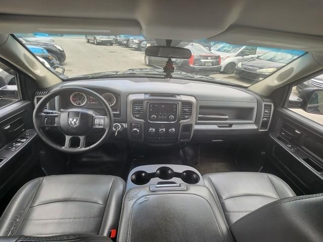 RAM 1500 Tradesman 4x2 Quad Cab 6'4" Box 2017