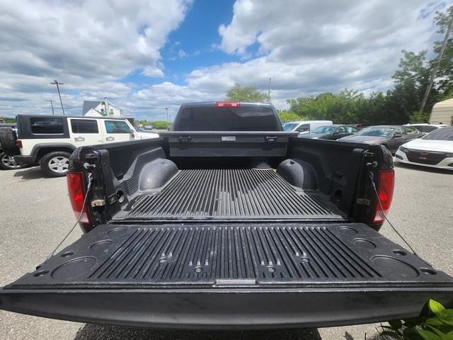RAM 1500 Tradesman 4x2 Quad Cab 6'4" Box 2017