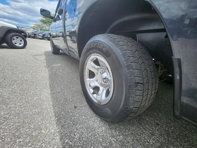 RAM 1500 Tradesman 4x2 Quad Cab 6'4" Box 2017