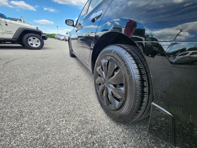Nissan Sentra 4dr Sdn I4 CVT S 2016
