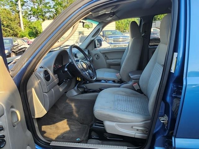 Jeep Liberty 4dr Sport 4WD 2005