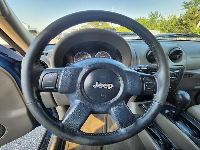 Jeep Liberty 4dr Sport 4WD 2005