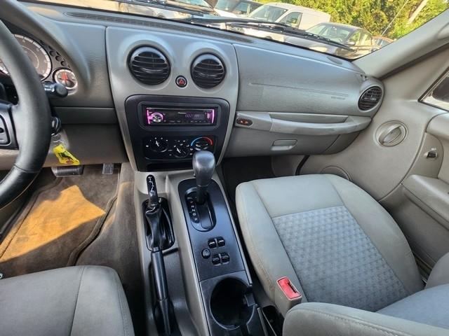 Jeep Liberty 4dr Sport 4WD 2005