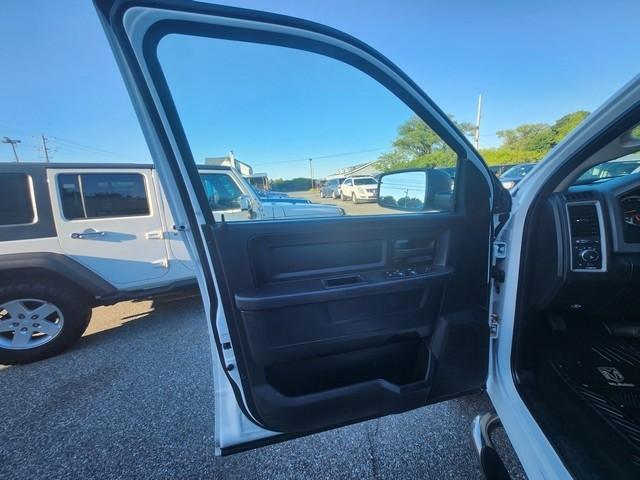 RAM 1500 4WD Quad Cab 140.5" Express 2014