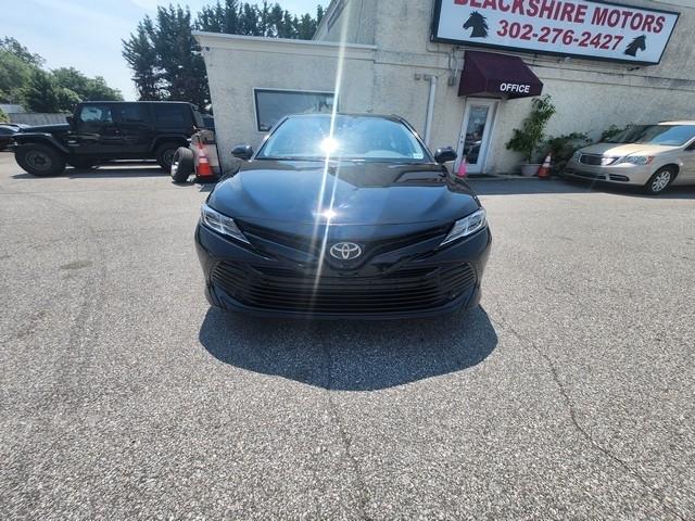 Toyota Camry LE Auto (Natl) 2020