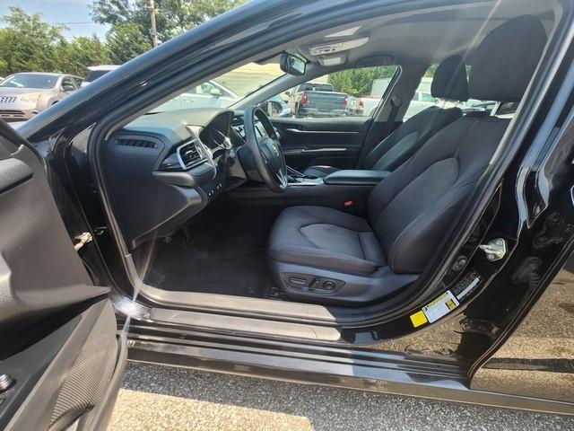 Toyota Camry LE Auto (Natl) 2020