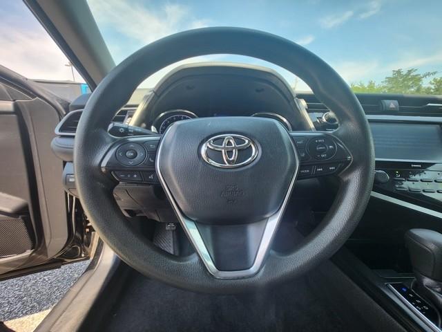 Toyota Camry LE Auto (Natl) 2020