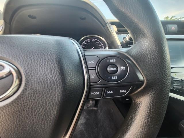 Toyota Camry LE Auto (Natl) 2020