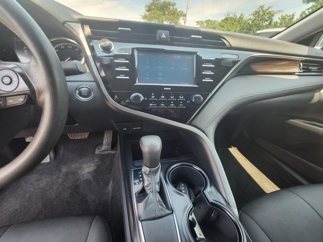 Toyota Camry LE Auto (Natl) 2020