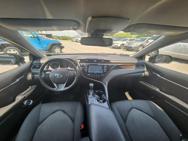 Toyota Camry LE Auto (Natl) 2020