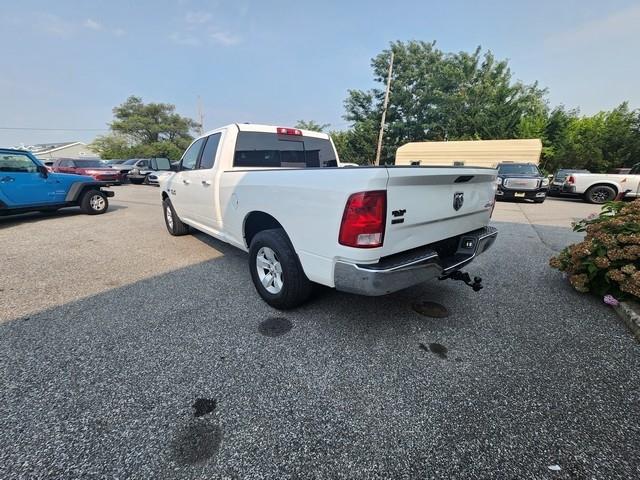 RAM 1500 4WD Quad Cab 140.5" SLT 2016