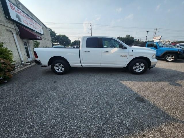 RAM 1500 4WD Quad Cab 140.5" SLT 2016