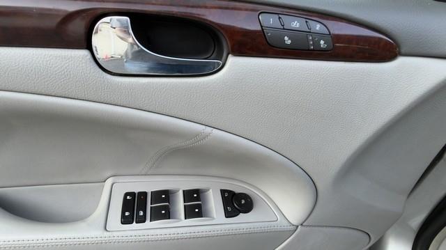 Buick Lucerne 4dr Sdn V6 CXL 2007