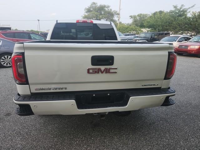 GMC Sierra 1500 4WD Crew Cab 153.0" Denali 2017