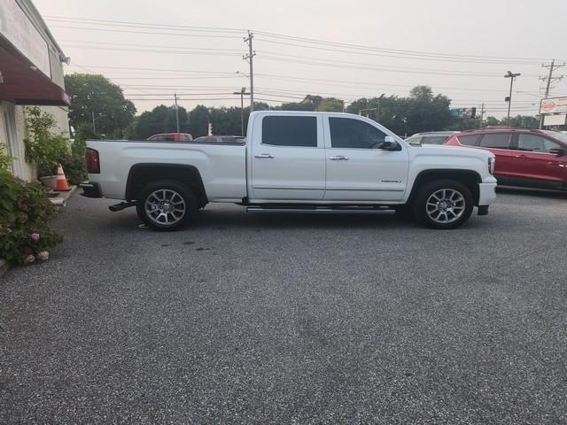 GMC Sierra 1500 4WD Crew Cab 153.0" Denali 2017