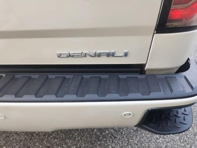 GMC Sierra 1500 4WD Crew Cab 153.0" Denali 2017