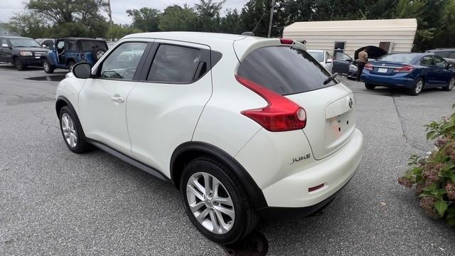 Nissan Juke 5dr Wgn I4 CVT SL AWD 2011