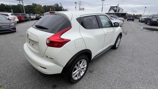 Nissan Juke 5dr Wgn I4 CVT SL AWD 2011