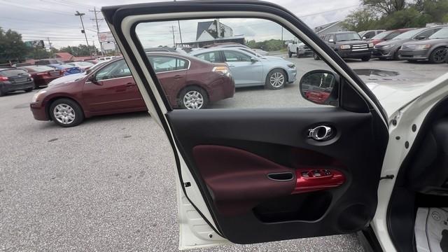 Nissan Juke 5dr Wgn I4 CVT SL AWD 2011