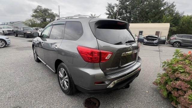 Nissan Pathfinder 4x4 SV 2018