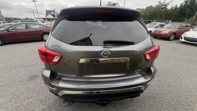Nissan Pathfinder 4x4 SV 2018