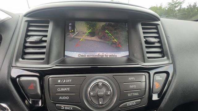 Nissan Pathfinder 4x4 SV 2018