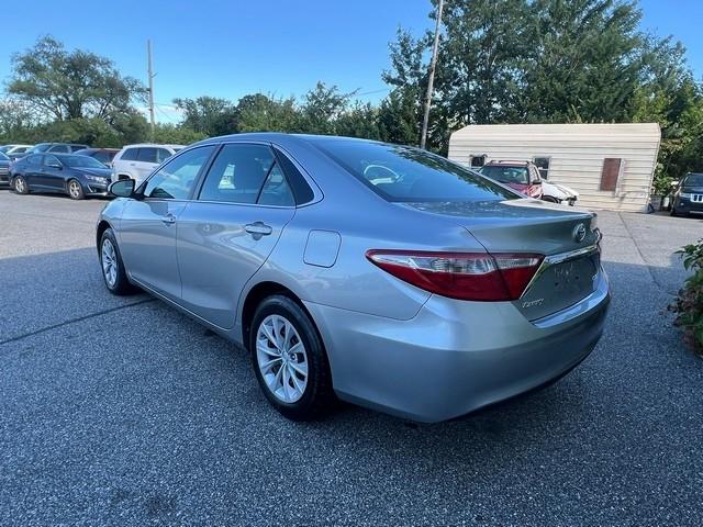 Toyota Camry XLE Auto (Natl) 2017