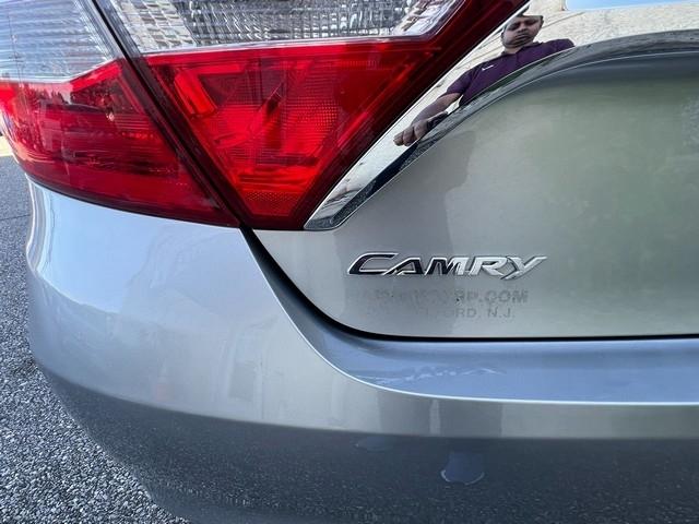 Toyota Camry XLE Auto (Natl) 2017