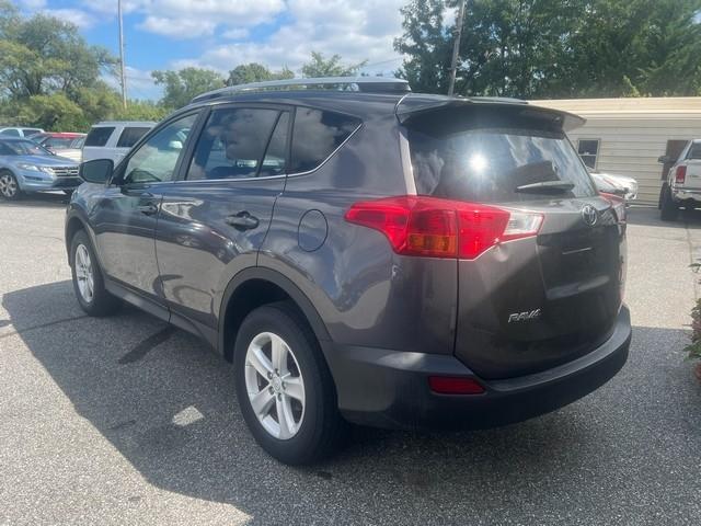 Toyota RAV4 AWD 4dr XLE (Natl) 2013