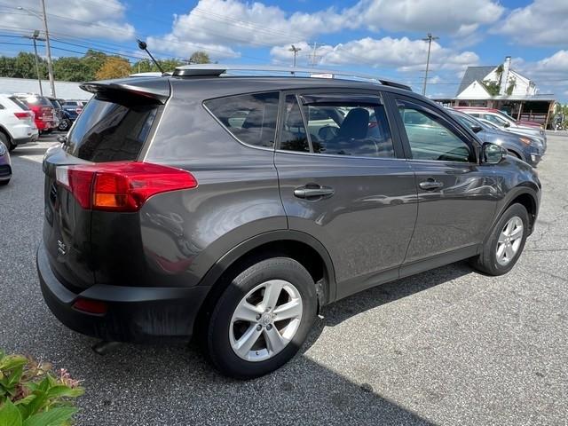Toyota RAV4 AWD 4dr XLE (Natl) 2013