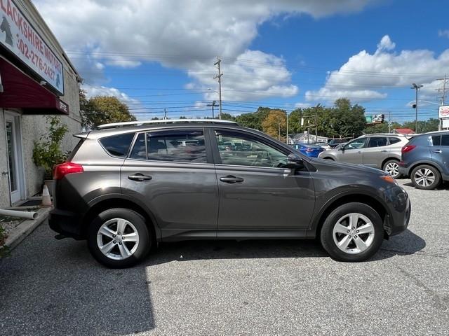 Toyota RAV4 AWD 4dr XLE (Natl) 2013