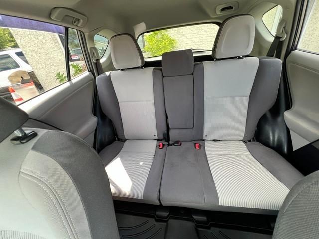 Toyota RAV4 AWD 4dr XLE (Natl) 2013