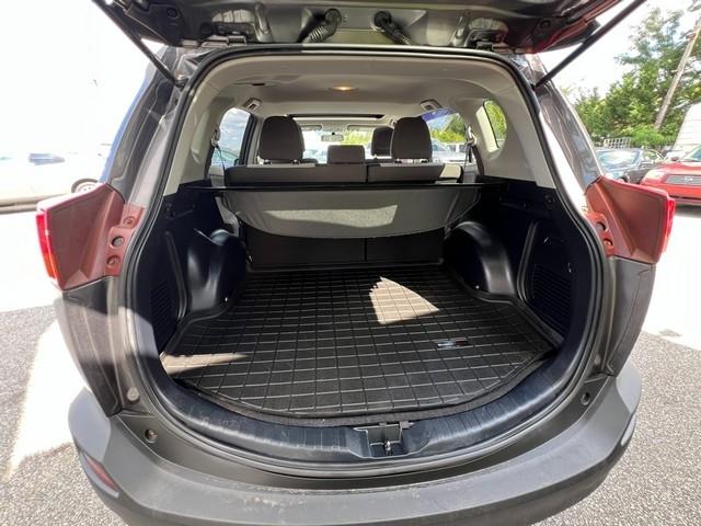 Toyota RAV4 AWD 4dr XLE (Natl) 2013