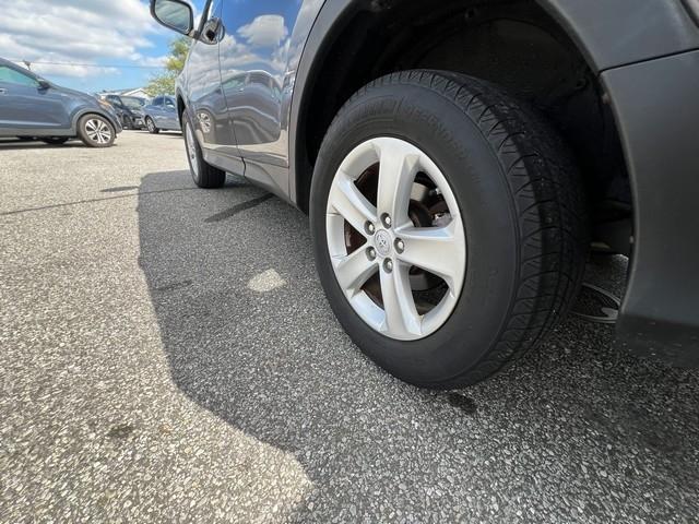 Toyota RAV4 AWD 4dr XLE (Natl) 2013