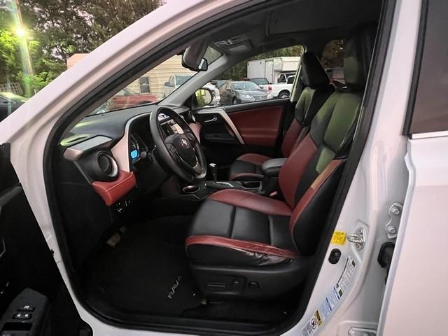 Toyota RAV4 AWD 4dr Limited (Natl) 2014