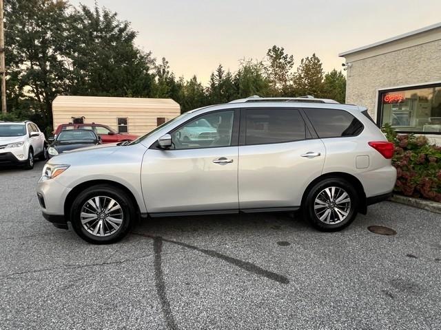 Nissan Pathfinder 4x4 SL 2017