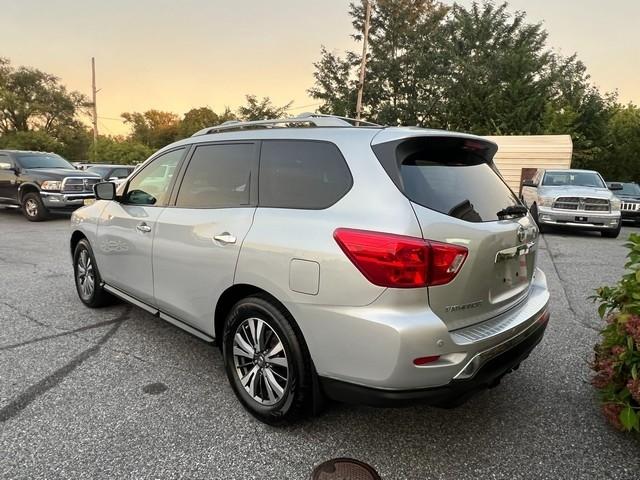 Nissan Pathfinder 4x4 SL 2017