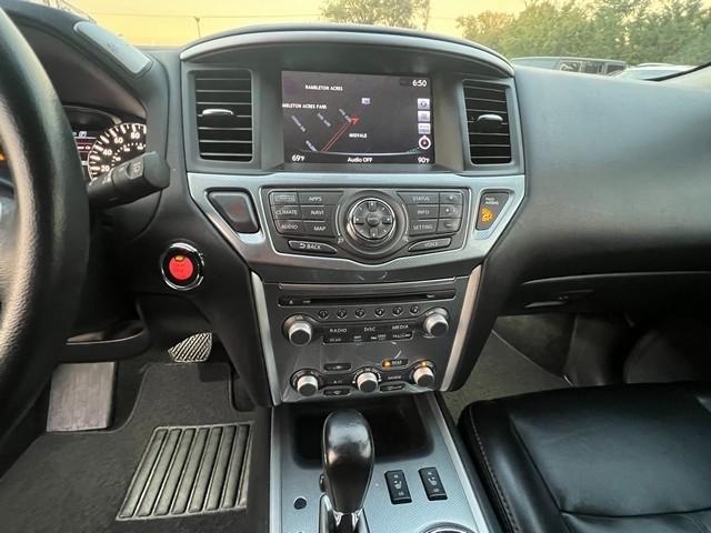 Nissan Pathfinder 4x4 SL 2017