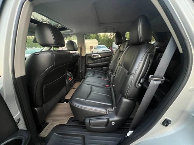 Nissan Pathfinder 4x4 SL 2017