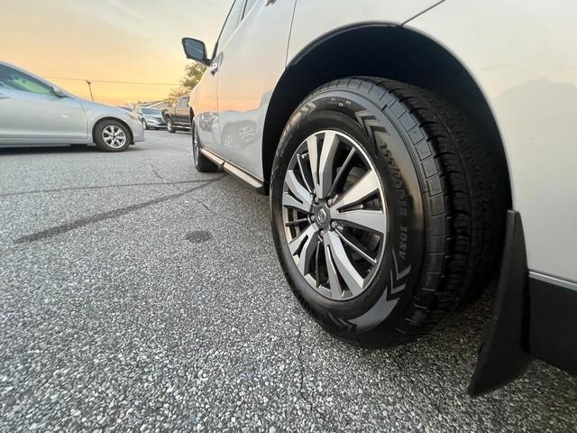 Nissan Pathfinder 4x4 SL 2017