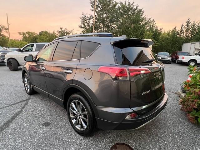 Toyota RAV4 Limited AWD (Natl) 2018