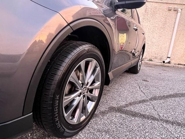Toyota RAV4 Limited AWD (Natl) 2018